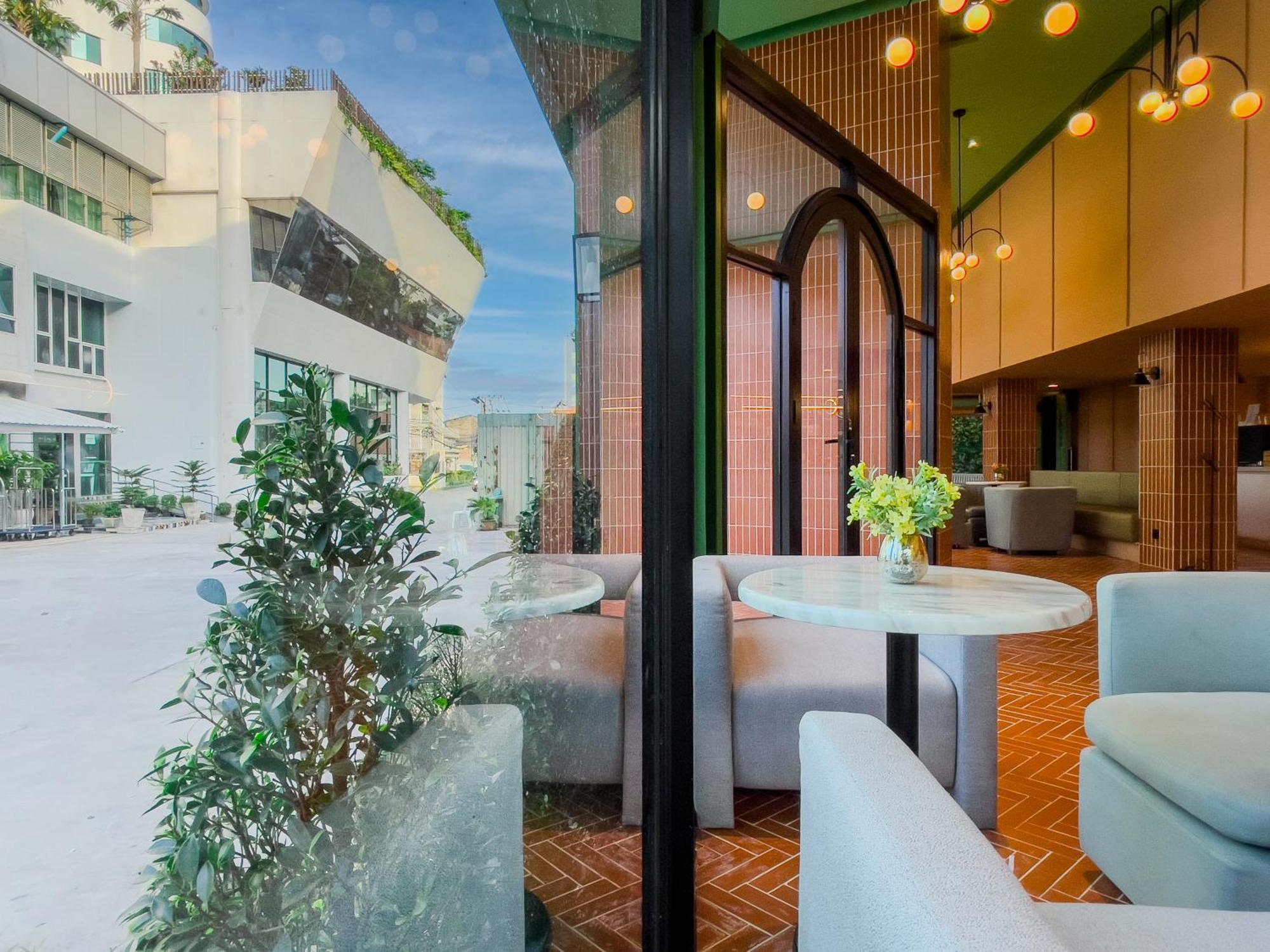 Happihaus Hotel Bangkok Exterior foto