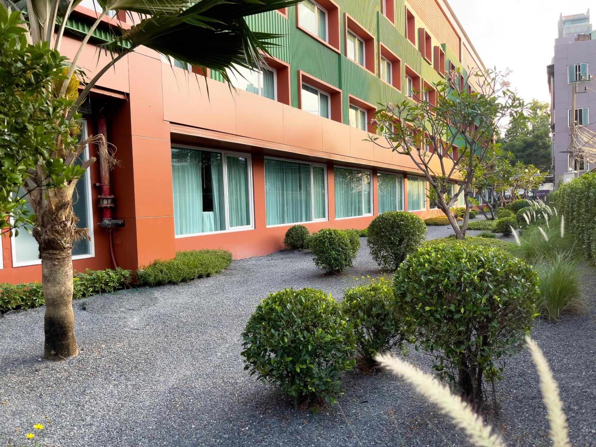 Happihaus Hotel Bangkok Exterior foto